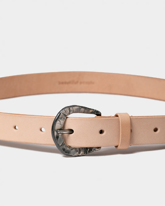 beautiful people （ビューティフルピープル）/ malleated buckle belt in cowhide バックルベルト / ナチュラル