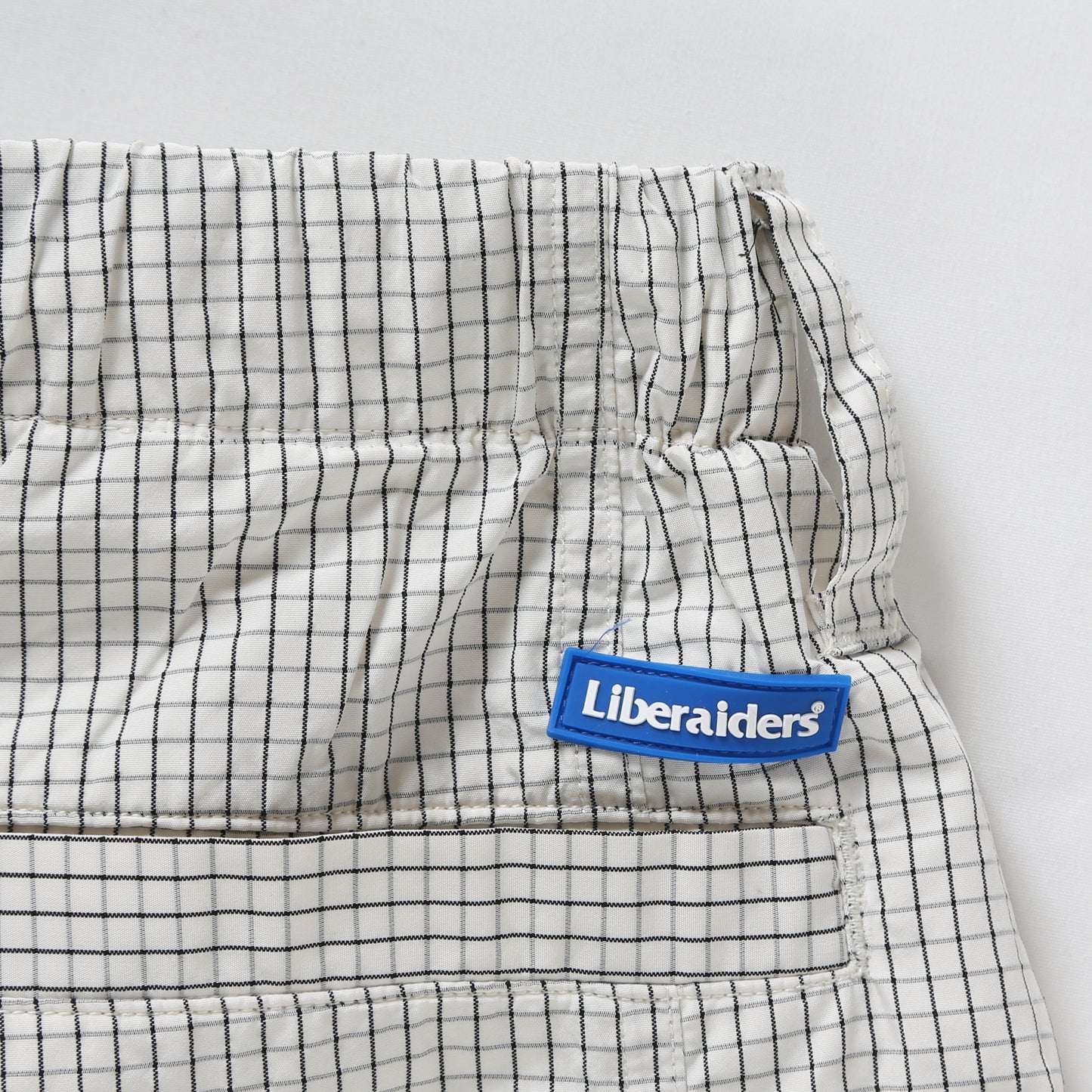 Liberaiders ® (リベレイダース)/ GRID CLOTH UTILITY SHORTS 70801 WHITE